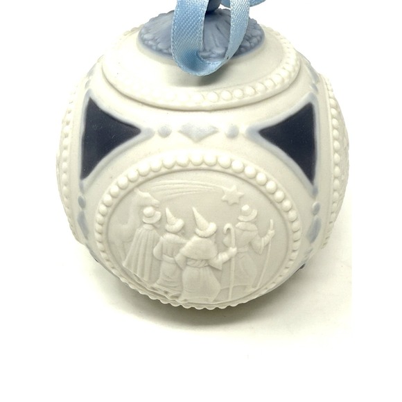 Lladro Christmas Ornament‎ Hand Made Bisque 1988 Nativity Scene 3.25" - Picture 2 of 10